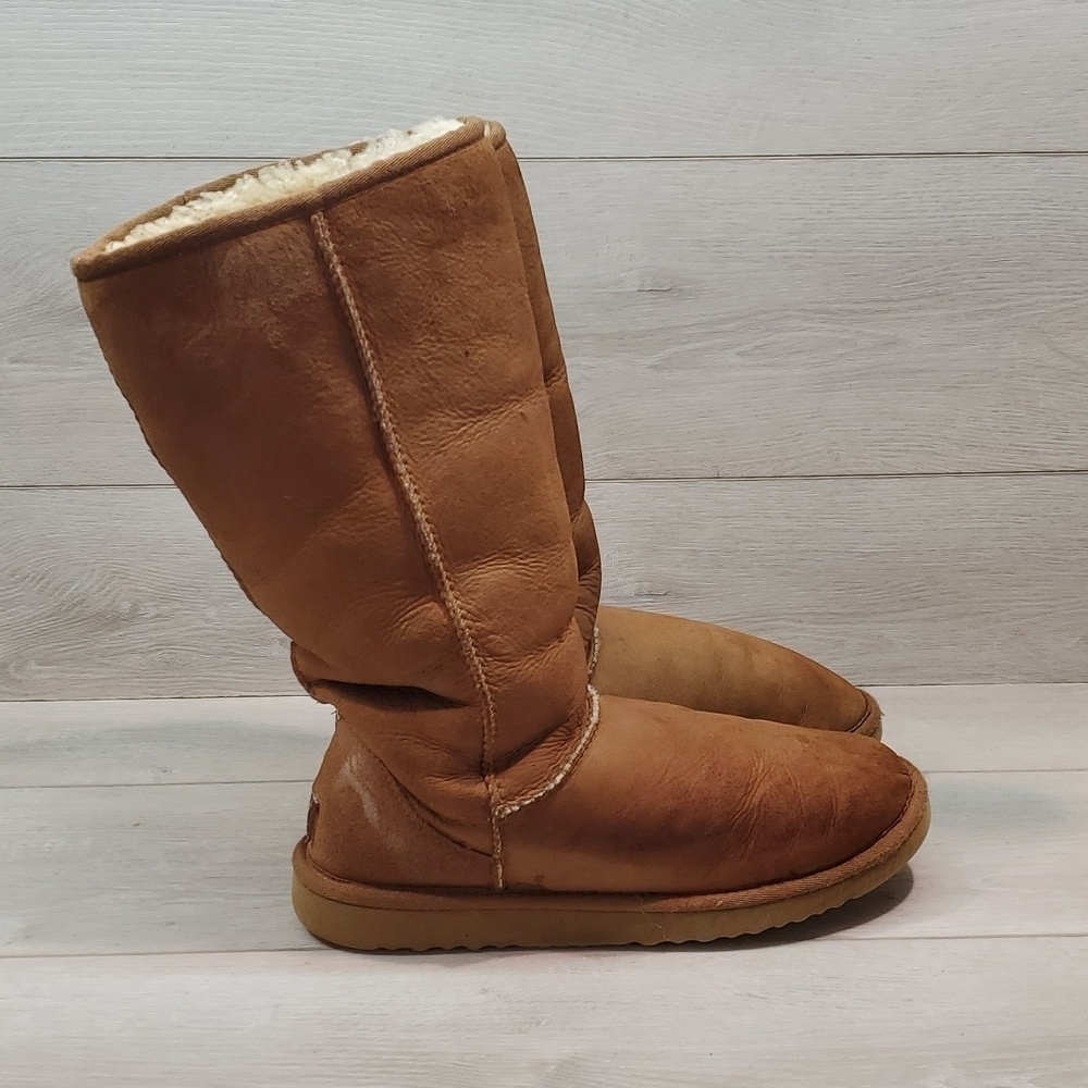 Ugg Australia Women 5815 Tall Leather Sheepskin Boots shoes sz 9